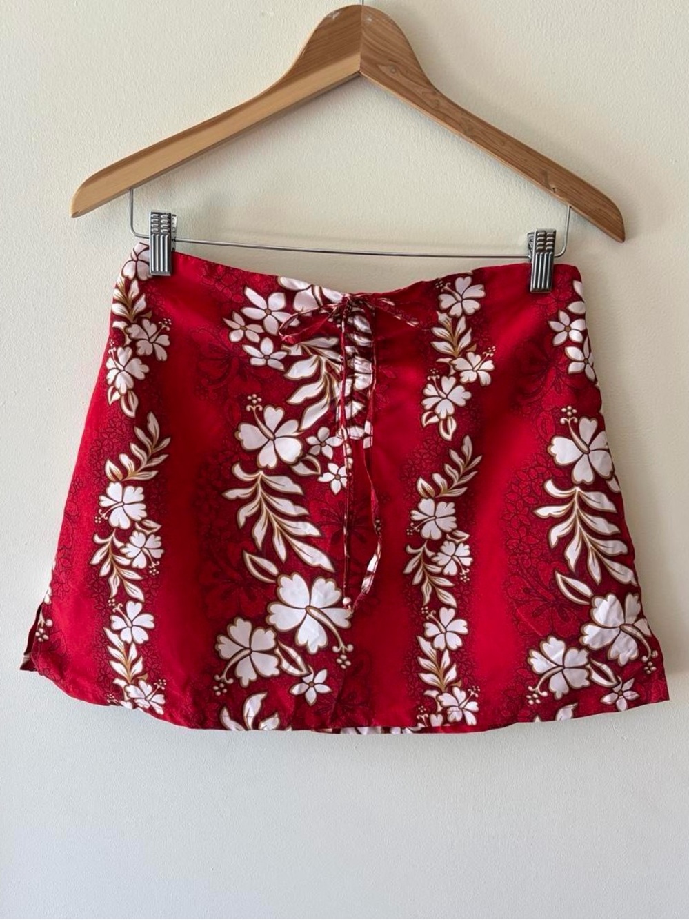 Vintage Y2K red floral mini skirt cinch tie hibiscus Hawaiian swim cover Roxy M